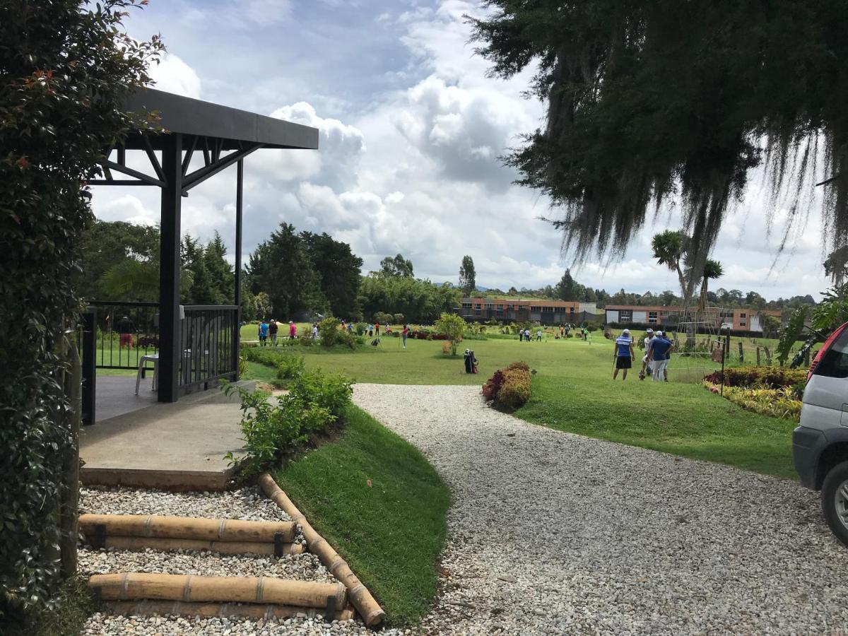Hotel & Golf Isak Aeropuerto Rionegro Exterior photo